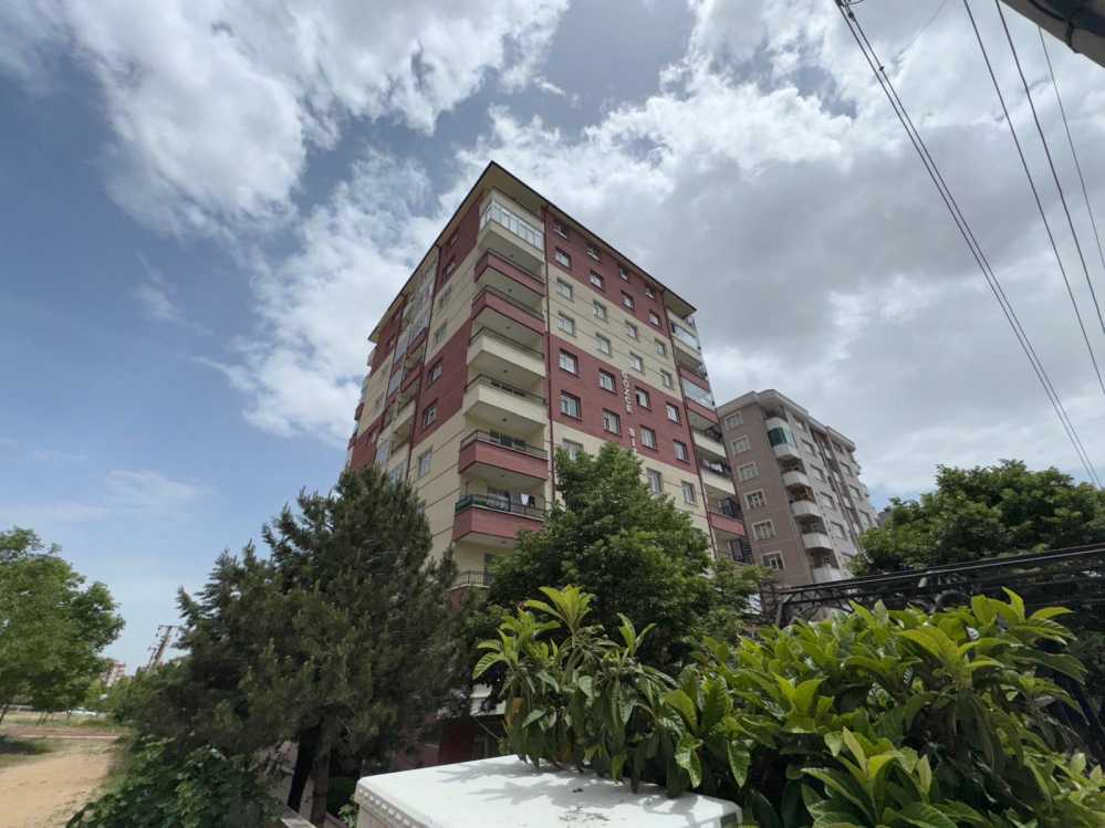 BOSNA MESAJ CADDESİ GÖZCE SİTESİNDE  SATILIK 2+1 ARA KAT DAİRE