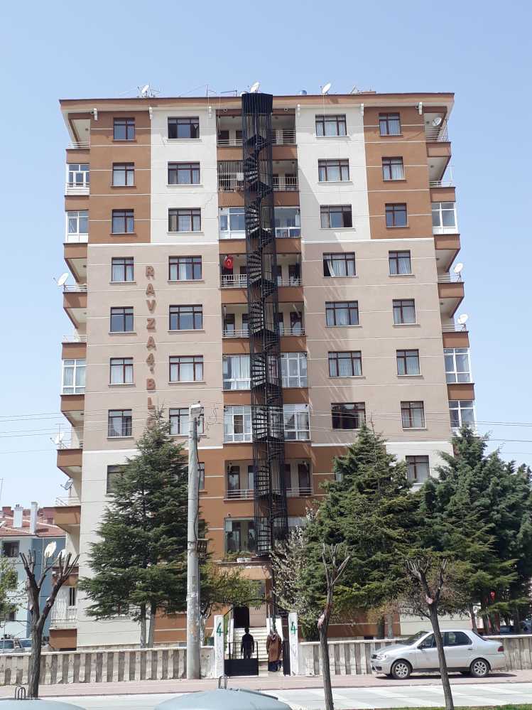 BOSNA MESAJ CADDESİNDE KİRALIK 2+1 BİREYSEL KOMBİLİ DAİRE