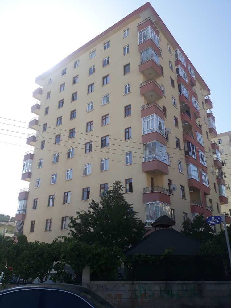 BOSNA MESAJ CADDESİNDE KİRALIK 3+1 ARA KAT DAİRE